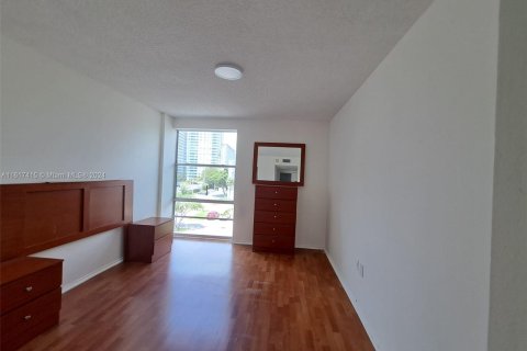 Condominio en venta en Sunny Isles Beach, Florida, 1 dormitorio, 50.54 m2 № 1238794 - foto 8