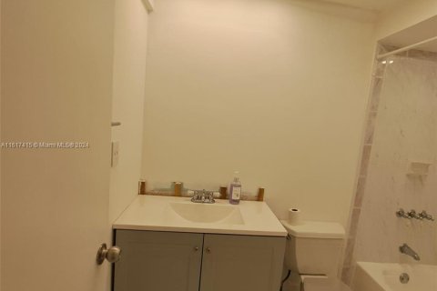 Condo in Sunny Isles Beach, Florida, 1 bedroom  № 1238794 - photo 10