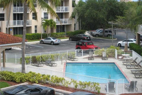 Condominio en venta en Hollywood, Florida, 2 dormitorios, 92.9 m2 № 1238792 - foto 1