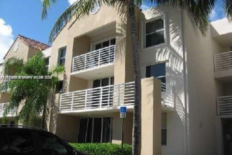 Copropriété à vendre à Hollywood, Floride: 2 chambres, 92.9 m2 № 1238792 - photo 16