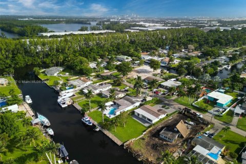 Casa en venta en Dania Beach, Florida, 4 dormitorios № 927057 - foto 26