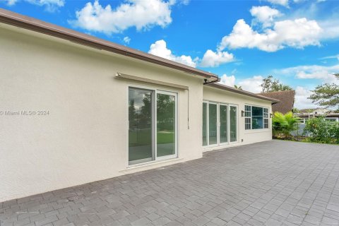 Villa ou maison à vendre à Dania Beach, Floride: 4 chambres № 927057 - photo 23