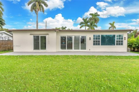 Villa ou maison à vendre à Dania Beach, Floride: 4 chambres № 927057 - photo 21
