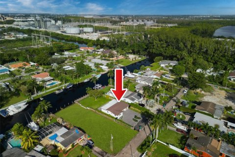 Villa ou maison à vendre à Dania Beach, Floride: 4 chambres № 927057 - photo 29