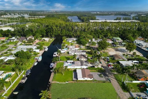 Villa ou maison à vendre à Dania Beach, Floride: 4 chambres № 927057 - photo 28