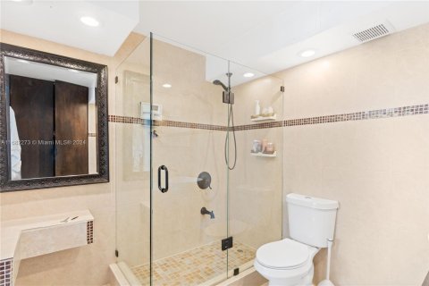 Condo in Miami Beach, Florida, 1 bedroom  № 1414007 - photo 24