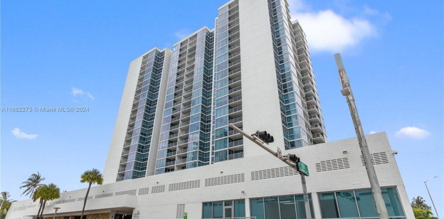 Condo in Miami Beach, Florida, 1 bedroom  № 1414007