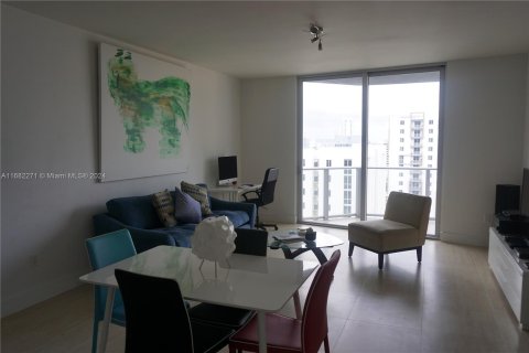 Condominio en venta en Miami, Florida, 1 dormitorio, 71.16 m2 № 1414006 - foto 2