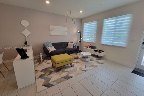 Condominio en venta en Doral, Florida, 3 dormitorios, 122.82 m2 № 1080126 - foto 6