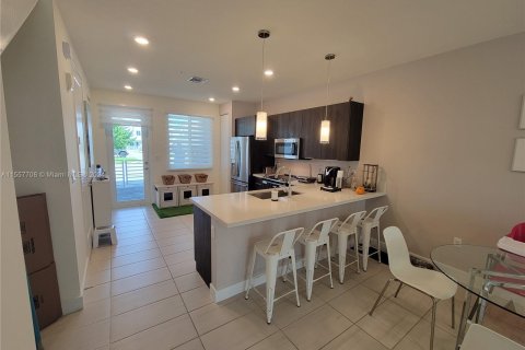 Condominio en venta en Doral, Florida, 3 dormitorios, 122.82 m2 № 1080126 - foto 5