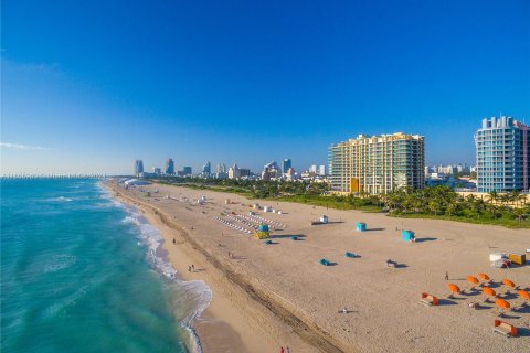 Condominio en alquiler en Miami Beach, Florida, 2 dormitorios, 154.22 m2 № 1355124 - foto 24