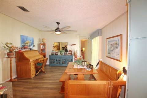 House in Okeechobee, Florida 2 bedrooms, 134.8 sq.m. № 1355122 - photo 7