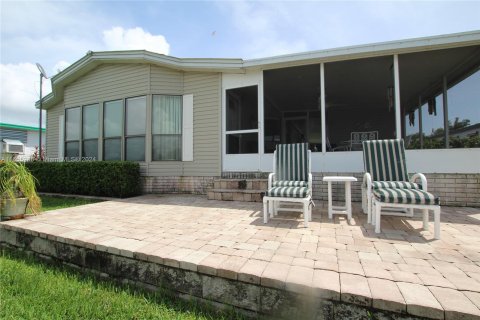 House in Okeechobee, Florida 2 bedrooms, 134.8 sq.m. № 1355122 - photo 5