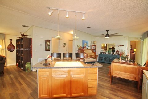 House in Okeechobee, Florida 2 bedrooms, 134.8 sq.m. № 1355122 - photo 13