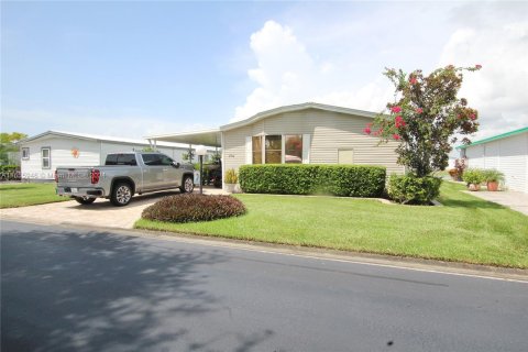 House in Okeechobee, Florida 2 bedrooms, 134.8 sq.m. № 1355122 - photo 3