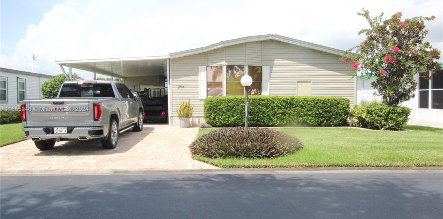 House in Okeechobee, Florida 2 bedrooms, 134.8 sq.m. № 1355122