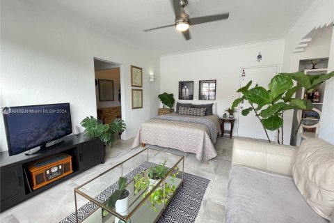 Condominio en venta en Miami Beach, Florida, 39.95 m2 № 1355123 - foto 2