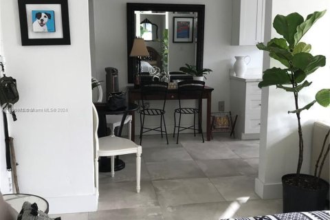 Condominio en venta en Miami Beach, Florida, 39.95 m2 № 1355123 - foto 8