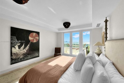 Condo in Miami Beach, Florida, 4 bedrooms  № 1158827 - photo 13