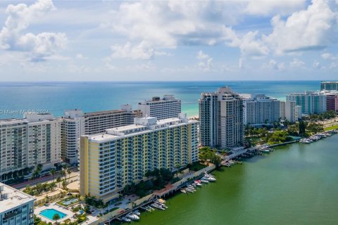 Copropriété à vendre à Miami Beach, Floride: 4 chambres, 390.19 m2 № 1158827 - photo 29