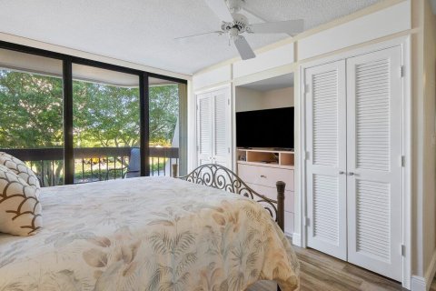 Condo in West Palm Beach, Florida, 3 bedrooms  № 1102001 - photo 23