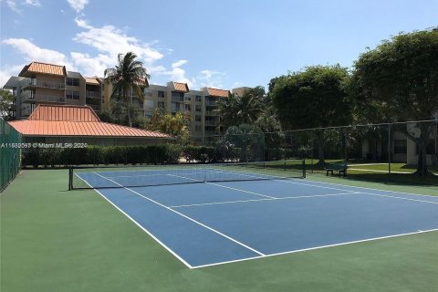 Condo in Miami, Florida, 1 bedroom  № 1179043 - photo 18