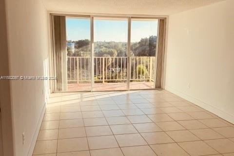 Condominio en venta en Miami, Florida, 1 dormitorio, 78.04 m2 № 1179043 - foto 5