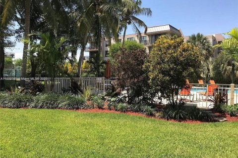 Condo in Miami, Florida, 1 bedroom  № 1179043 - photo 17