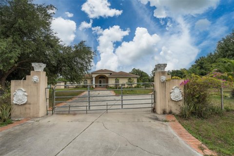 Villa ou maison à vendre à Clewiston, Floride: 4 chambres, 218.69 m2 № 1180599 - photo 8