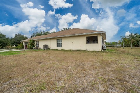 House in Clewiston, Florida 4 bedrooms, 218.69 sq.m. № 1180599 - photo 17