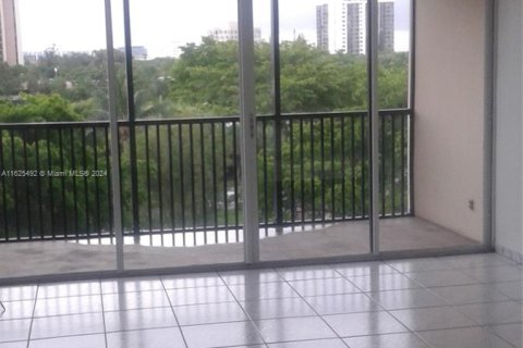 Condominio en venta en Aventura, Florida, 1 dormitorio, 68.84 m2 № 1271893 - foto 6