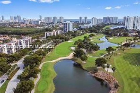 Condominio en venta en Aventura, Florida, 1 dormitorio, 68.84 m2 № 1271893 - foto 10