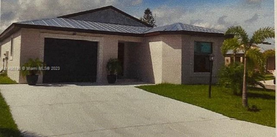 House in Port St. Lucie, Florida 3 bedrooms, 160.07 sq.m. № 841161