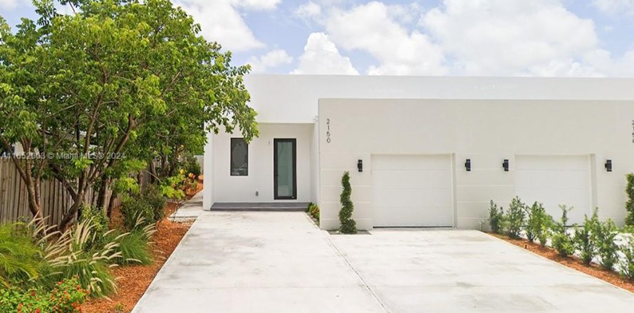 Villa ou maison à Dania Beach, Floride 4 chambres, 185.8 m2 № 1345342