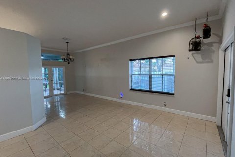 House in Weston, Florida 3 bedrooms, 151.24 sq.m. № 1295122 - photo 17