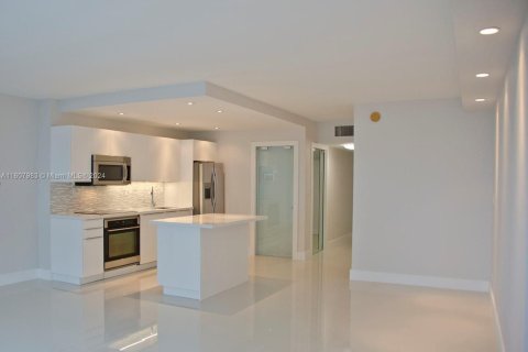 Condominio en venta en Miami Beach, Florida, 1 dormitorio, 70.61 m2 № 1230670 - foto 2