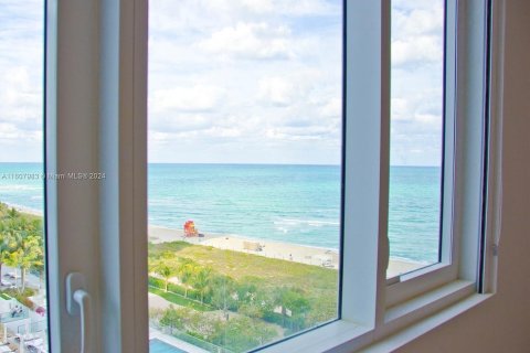 Condominio en venta en Miami Beach, Florida, 1 dormitorio, 70.61 m2 № 1230670 - foto 10