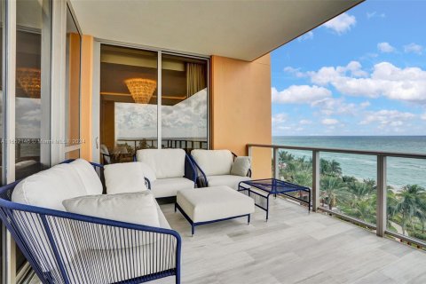 Condo in Sunny Isles Beach, Florida, 3 bedrooms  № 1347606 - photo 16