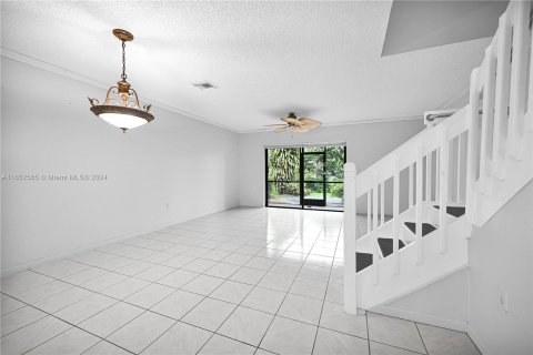 Townhouse in Plantation, Florida 2 bedrooms, 113.71 sq.m. № 1347607 - photo 15