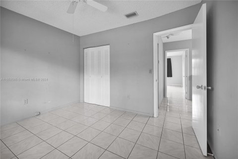 Townhouse in Plantation, Florida 2 bedrooms, 113.71 sq.m. № 1347607 - photo 26