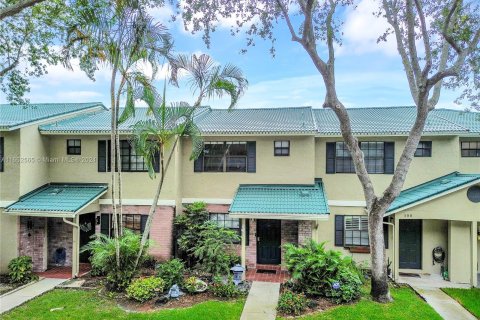 Touwnhouse à louer à Plantation, Floride: 2 chambres, 113.71 m2 № 1347607 - photo 1