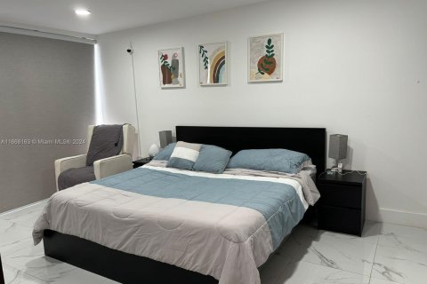 Adosado en venta en Miami, Florida, 2 dormitorios, 125.42 m2 № 1384243 - foto 14