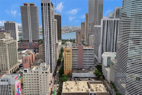 Propiedad comercial en venta en Miami, Florida № 1384362 - foto 9