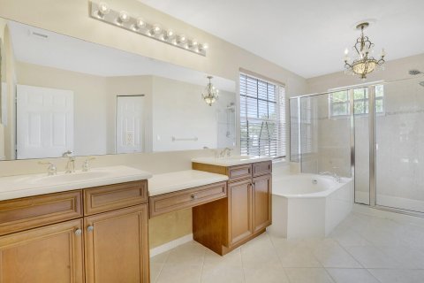 House in Wellington, Florida 5 bedrooms, 274.62 sq.m. № 965885 - photo 21