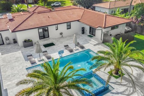 Villa ou maison à vendre à Miami Springs, Floride: 4 chambres, 211.17 m2 № 1380343 - photo 1