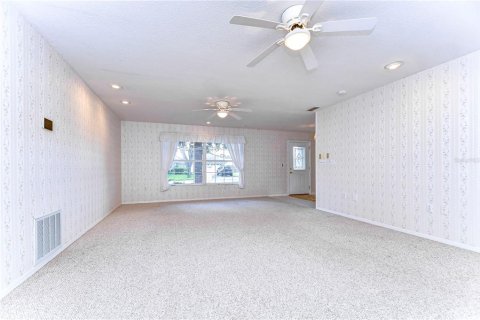 House in Zephyrhills, Florida 3 bedrooms, 181.35 sq.m. № 1378131 - photo 10