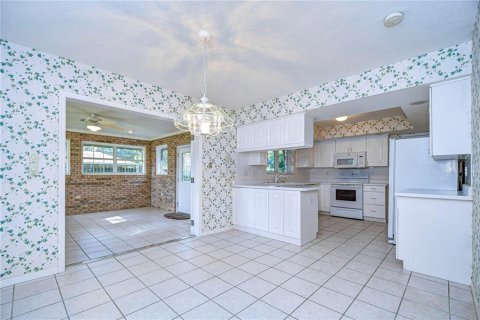 Casa en venta en Zephyrhills, Florida, 3 dormitorios, 181.35 m2 № 1378131 - foto 18