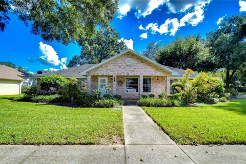 House in Zephyrhills, Florida 3 bedrooms, 181.35 sq.m. № 1378131 - photo 1