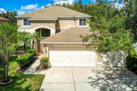 Casa en alquiler en Tampa, Florida, 4 dormitorios, 274.53 m2 № 1378171 - foto 1