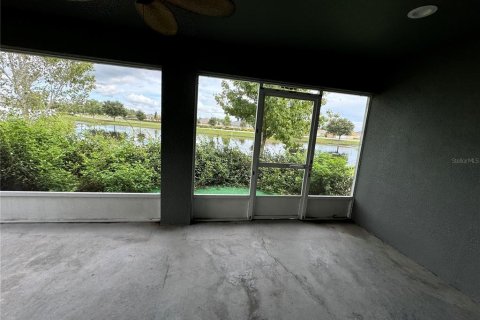 Villa ou maison à louer à Zephyrhills, Floride: 4 chambres, 153.29 m2 № 1378102 - photo 2